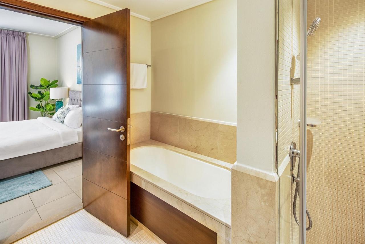 דובאי Nasma Luxury Stays - Fantastic Burj Khalifa View From This Fancy Condo מראה חיצוני תמונה